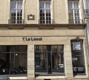 devanture le local